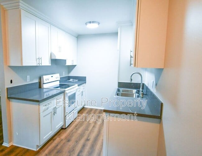 Photo - 1940 Los Feliz Dr