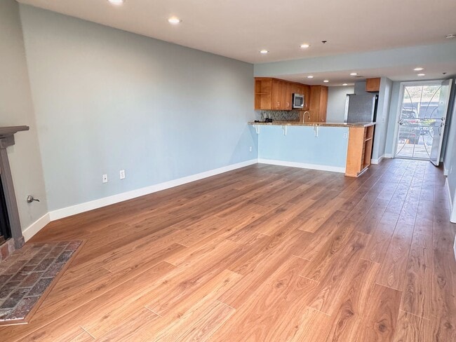 Photo - Well Kept 2BD Condo with Sunset Views