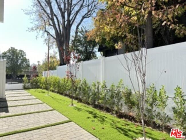 Photo - 4805 Matilija Ave