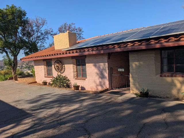 Building Photo - 9738 Lakeview Rd