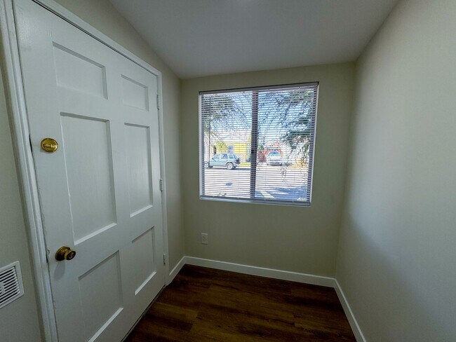 Photo - El Cerrito 3Bed/2Ba Private Yard, off-street parking Just renovated
