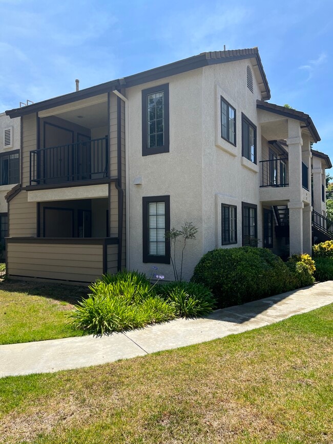 upper level unit - 8460 Westmore Rd Unit 394
