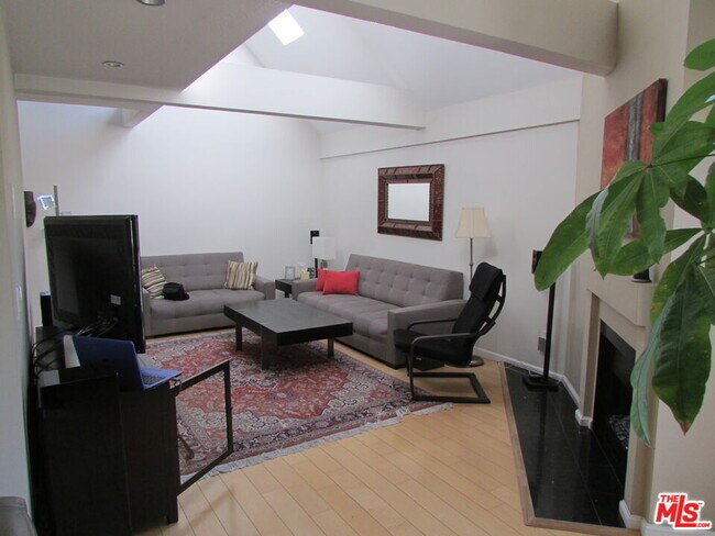 Photo - 1127 12th St Unit 301