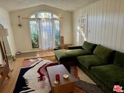 Photo - 944 Havenhurst Dr