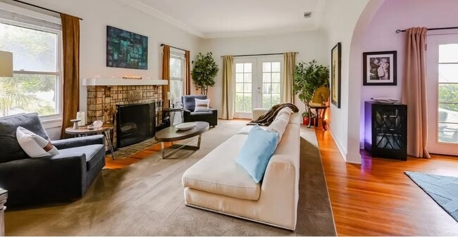 Building Photo - 1203 S Rimpau Blvd