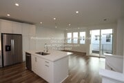 Photo - 1511 W Bushell St House