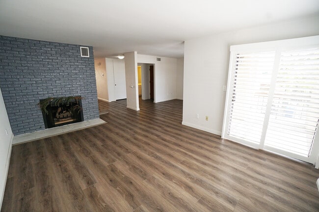 Living room - 712 Vallejo Villas