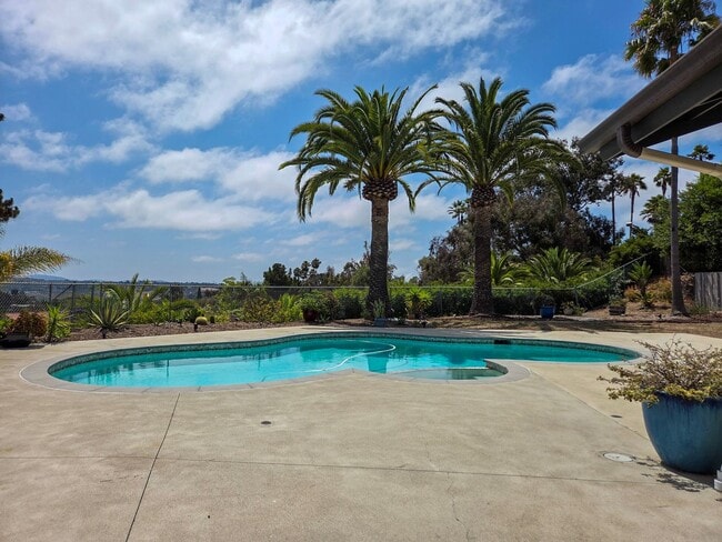 Building Photo - Stunning Coastal Retreat in Oceanside with... Rental