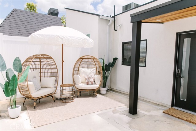 Building Photo - 737 N Frederic St