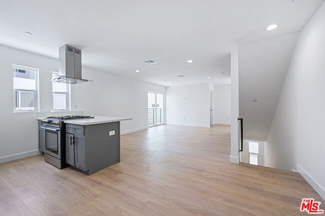 Photo - 7306 Independence Ave