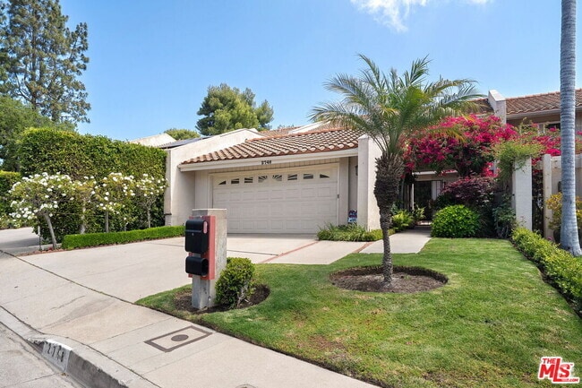 Building Photo - 2748 Bottlebrush Dr Rental