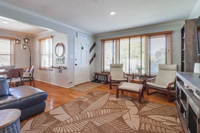 Photo - ***VACATION HOME AVAILABLE FROM FEBRUARY 1ST- OCTOBER 31ST*** MONTH TO MONTH