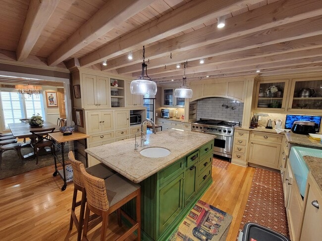 Photo - Entire residential home hosted by 3M1S | HOME