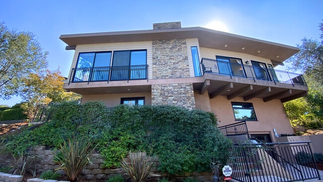 Photo - 1614 Pleasant Way