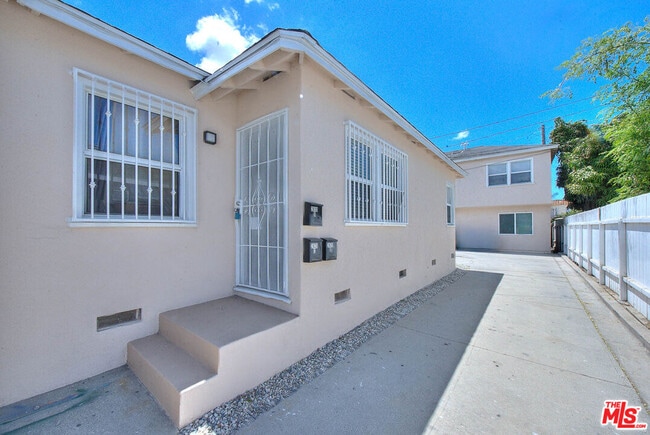 Building Photo - 2820 Liberty Blvd Unit B