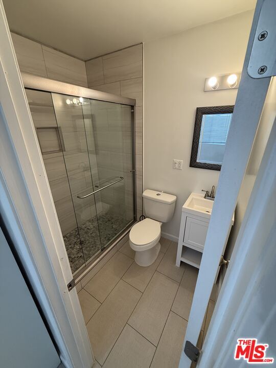 Photo - 2922 S Budlong Ave Unit 7