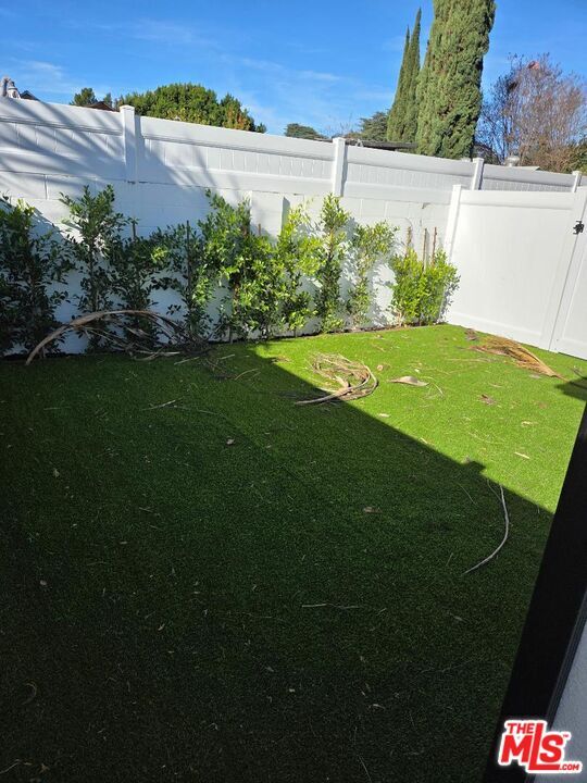 Building Photo - 11912 Elkwood St