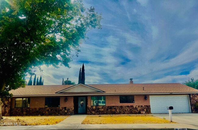 Photo - 42807 Sachs Dr House