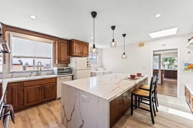 Photo - 8016 Denrock Ave