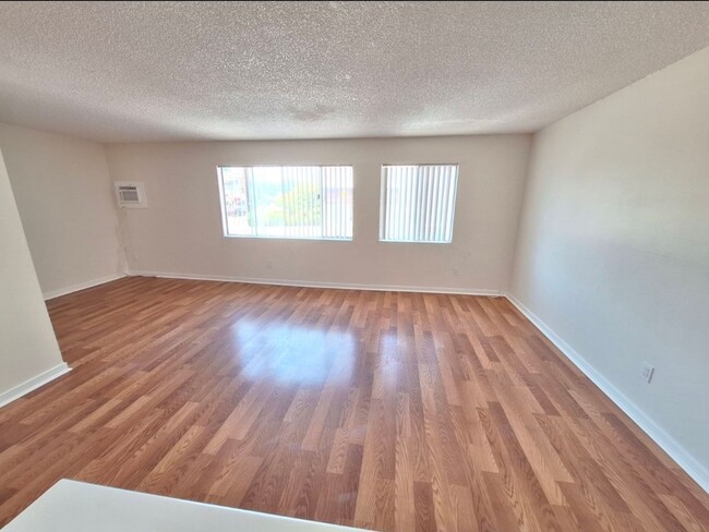 Photo - 6815 Kelvin Ave Unit 217