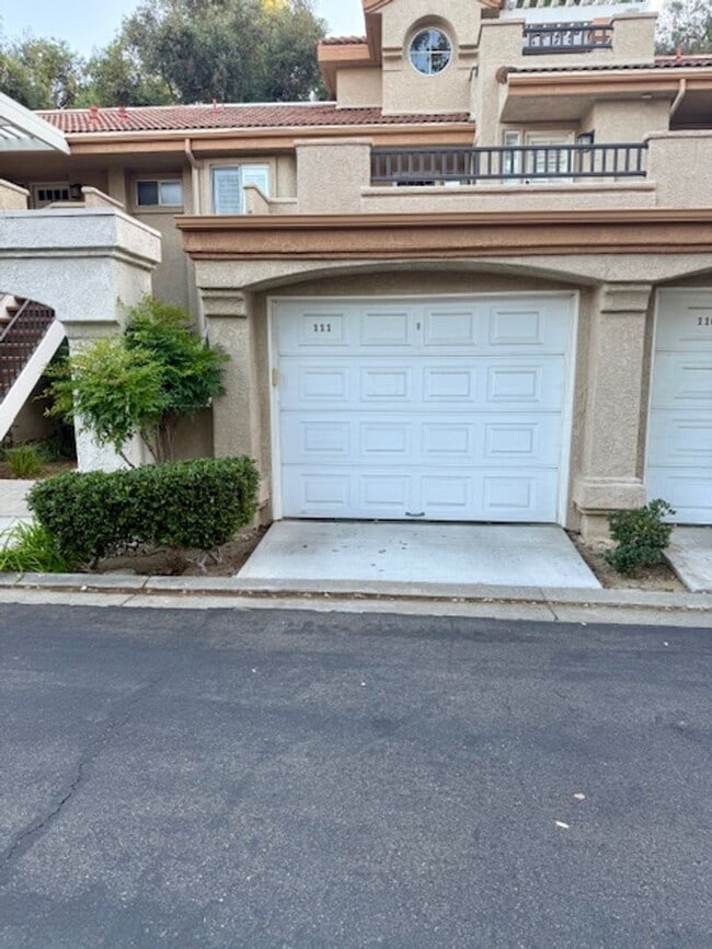 Building Photo - Beautiful Condo in Gated Community