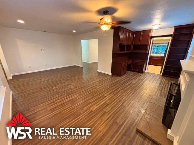 Photo - Spacious 5 Bedroom Home Near Victoria Ave with Easy Freeway Access