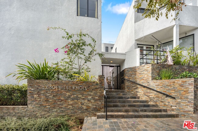 Photo - 8601 W Knl Dr