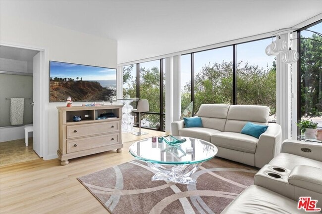 Building Photo - 4316 Marina City Dr Unit 110G