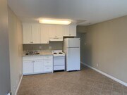 Photo - 7043 Pickering Ave