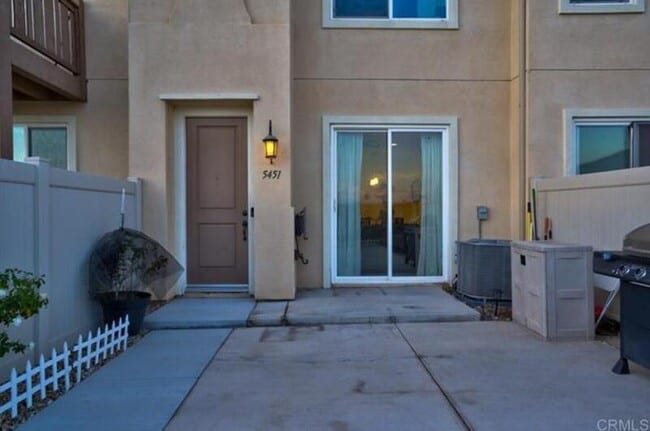 Photo - 5451 San Roberto