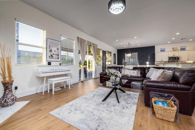 Photo - 49527 Wayne St