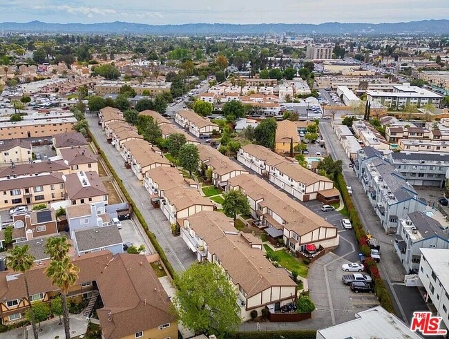 Building Photo - 14501 Tupper St Unit 39