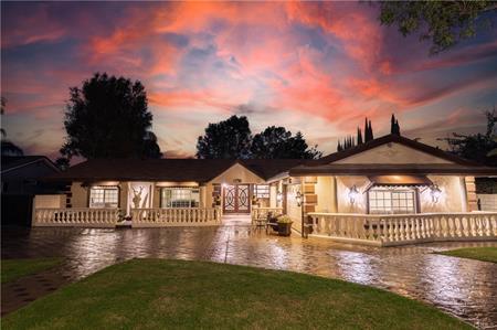 Photo - 18834 Devonshire St