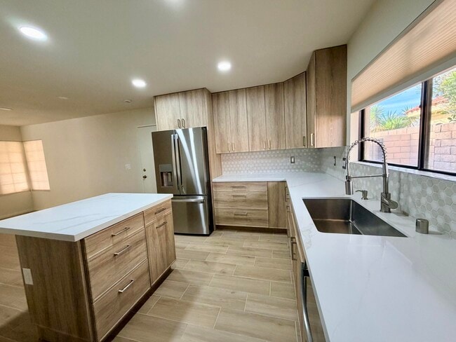 Photo - 1496 E Luna Way