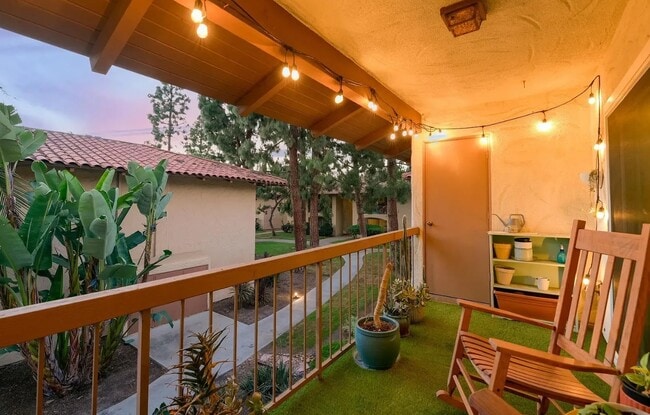 Building Photo - 6029 Rancho Mission Rd Unit 201