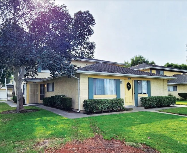 Photo - 610 W Hemlock St Condo