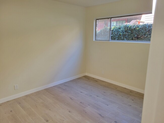 Photo - 303 Ohio St Unit 1