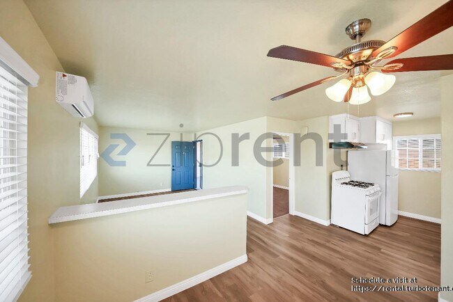 Photo - 9226 Palm St