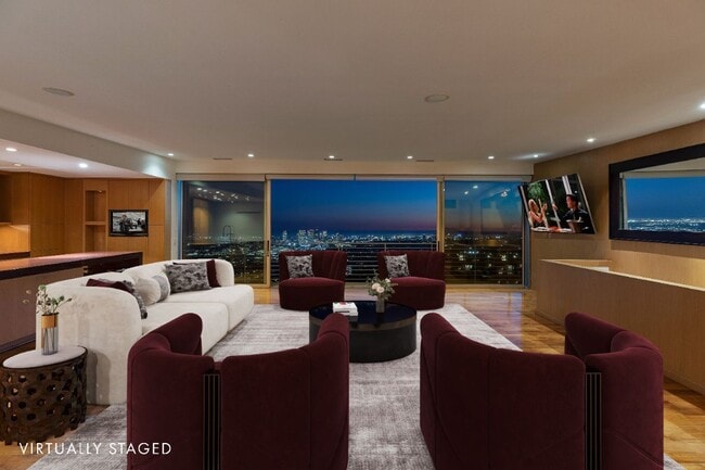 Photo - 8825 Hollywood Blvd