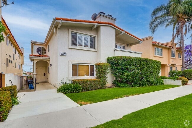 Building Photo - Summer Move in Special $500 off First mont... Unit 4 Rental