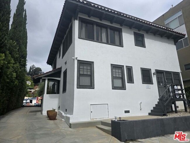 Photo - 2500 Hyperion Ave