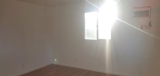 Building Photo - 8075 Sunnyside Ave