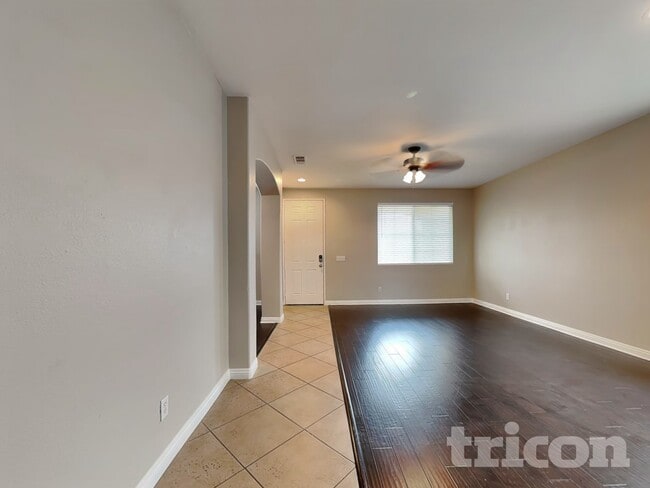 Photo - 5741 Spice St