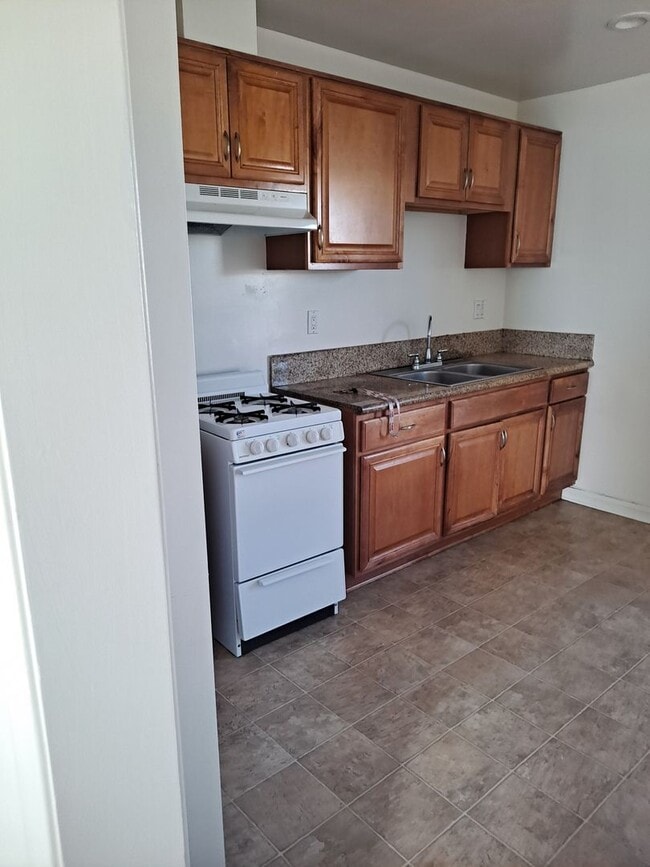 Photo - TORRANCE 1 BDRM APT FOR LEASE!