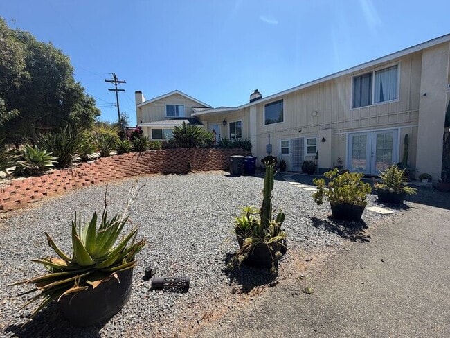 Photo - 338 S Melrose Dr