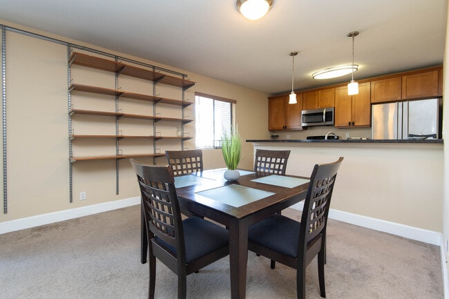 Building Photo - 10982 Roebling Ave Unit 509