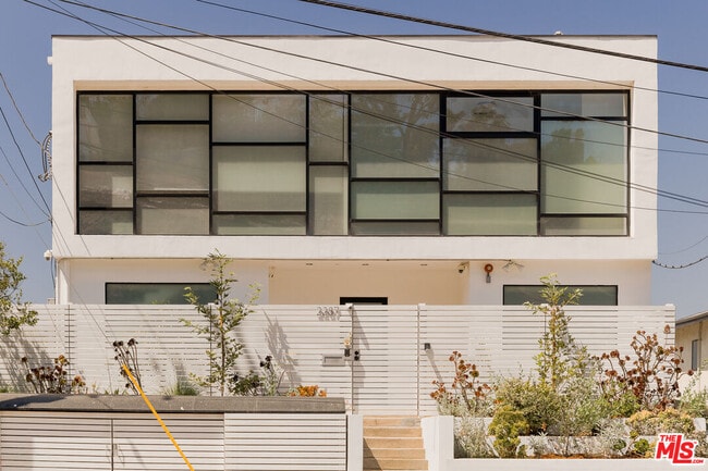 Photo - 2287 Glendale Blvd