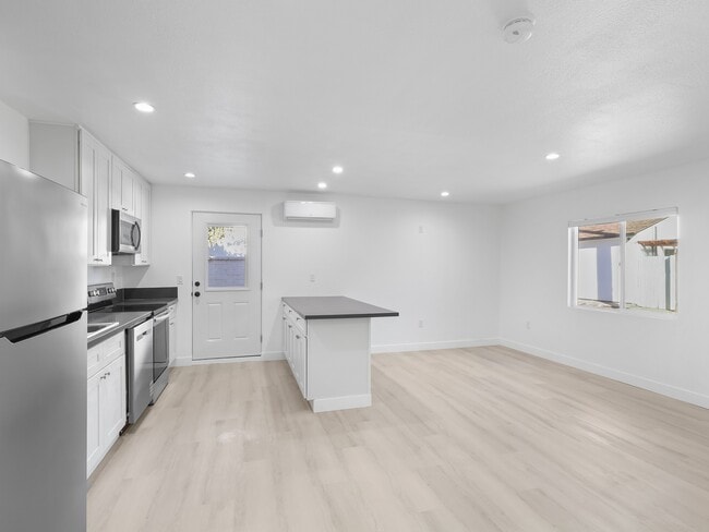 Photo - 8828 Chimineas Ave