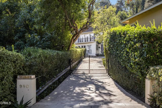 Photo - 980 Ellington Ln