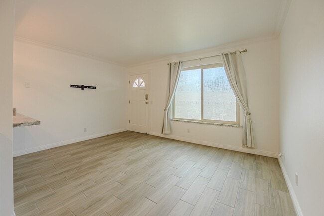 Photo - Beautifully Remodeled 1 BD, 1 Mile to beach Unit 28